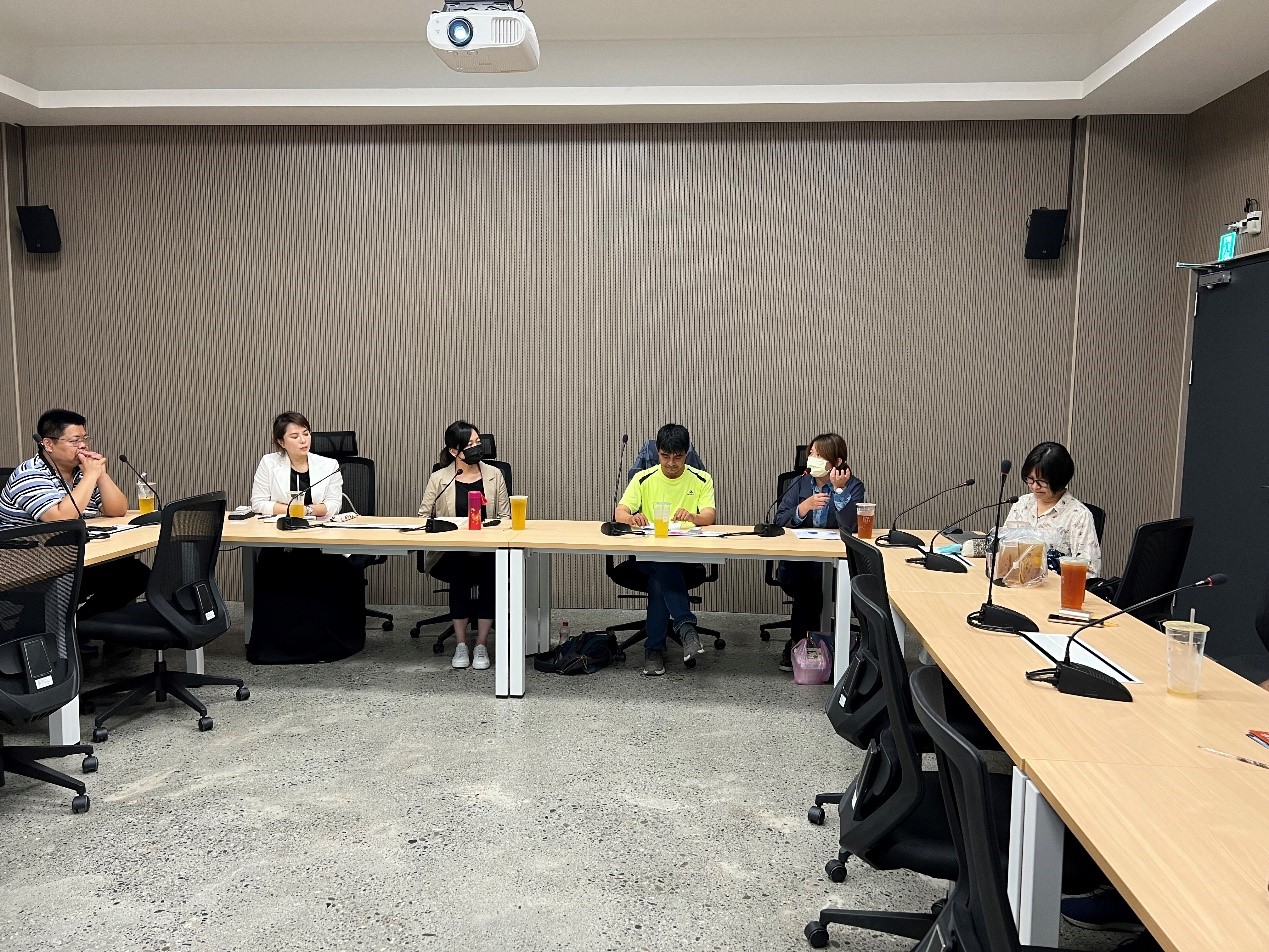 郭昭吟產學長帶隊參訪屏東縣文化資產保護所並召開交流會議情景