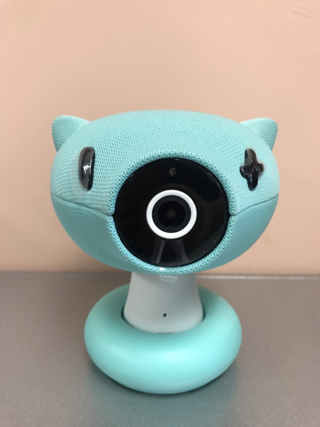與廠商共同開發之Pixsee AI寶寶攝影機
