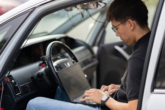 測試自行開發汽車先進駕駛輔助系統。
